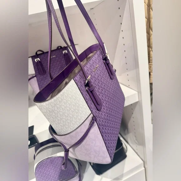 NWT Michael Kors Voyager Large Color-Block Signature Logo Tote Bag - Picture 9 of 10